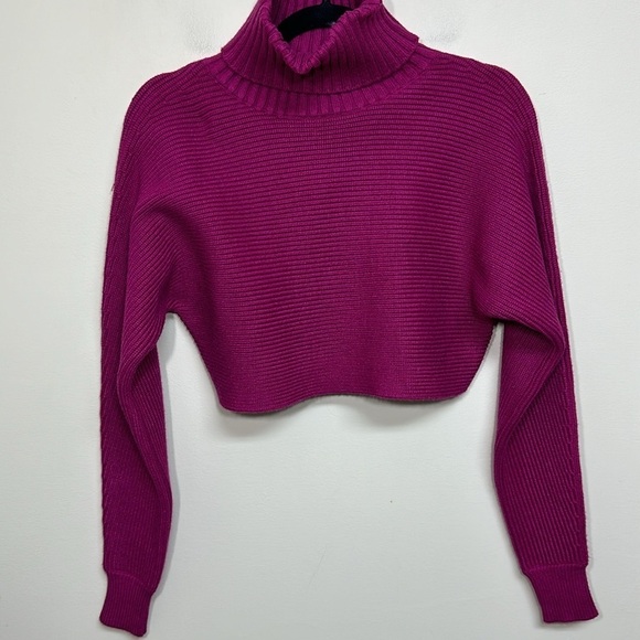 House of Harlow 1960 Ribbed Cropped Turtleneck Magenta XS NWT - Picture 3 of 5
